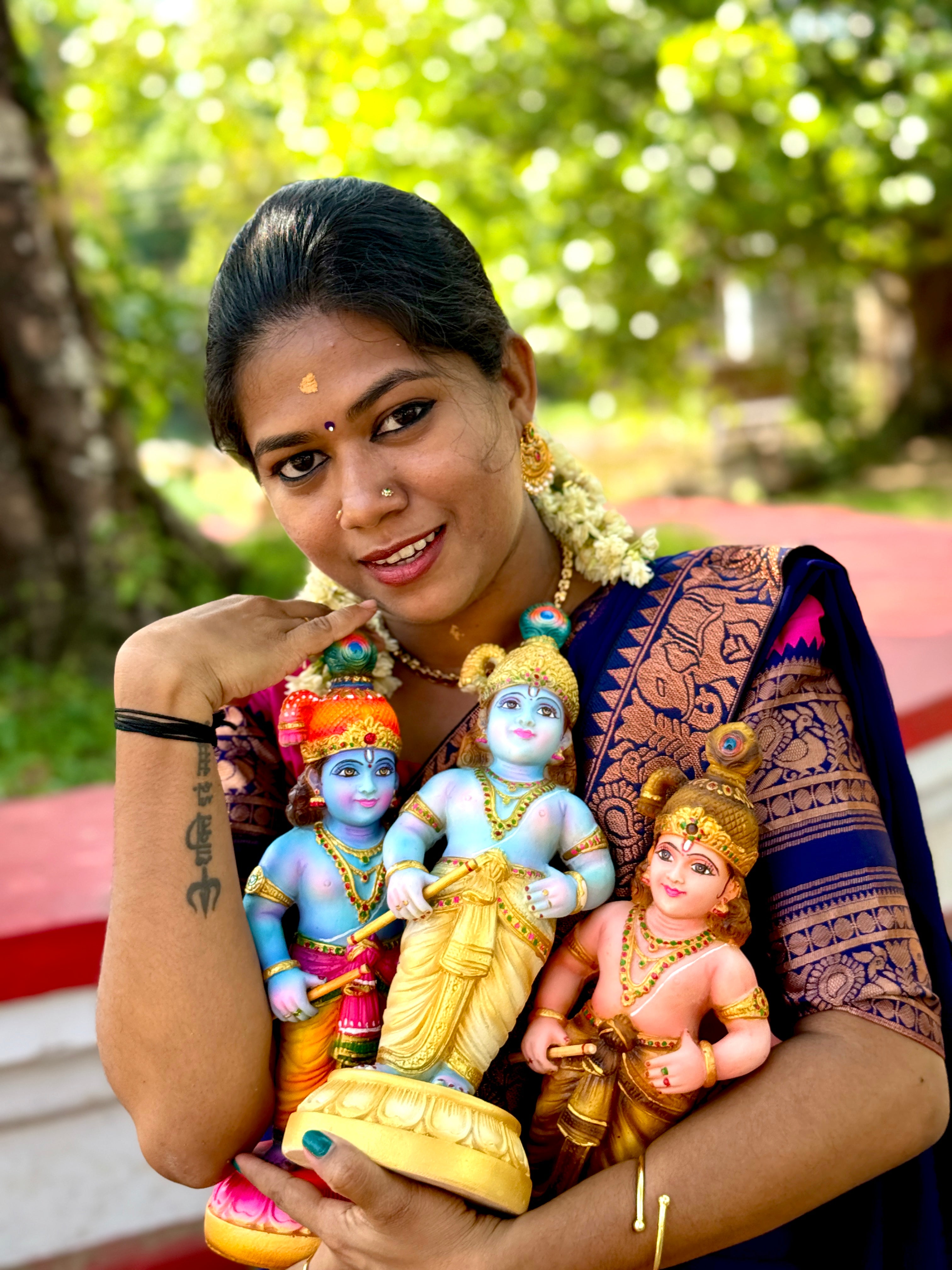 മൾട്ടി കളർ കൃഷ്ണൻ